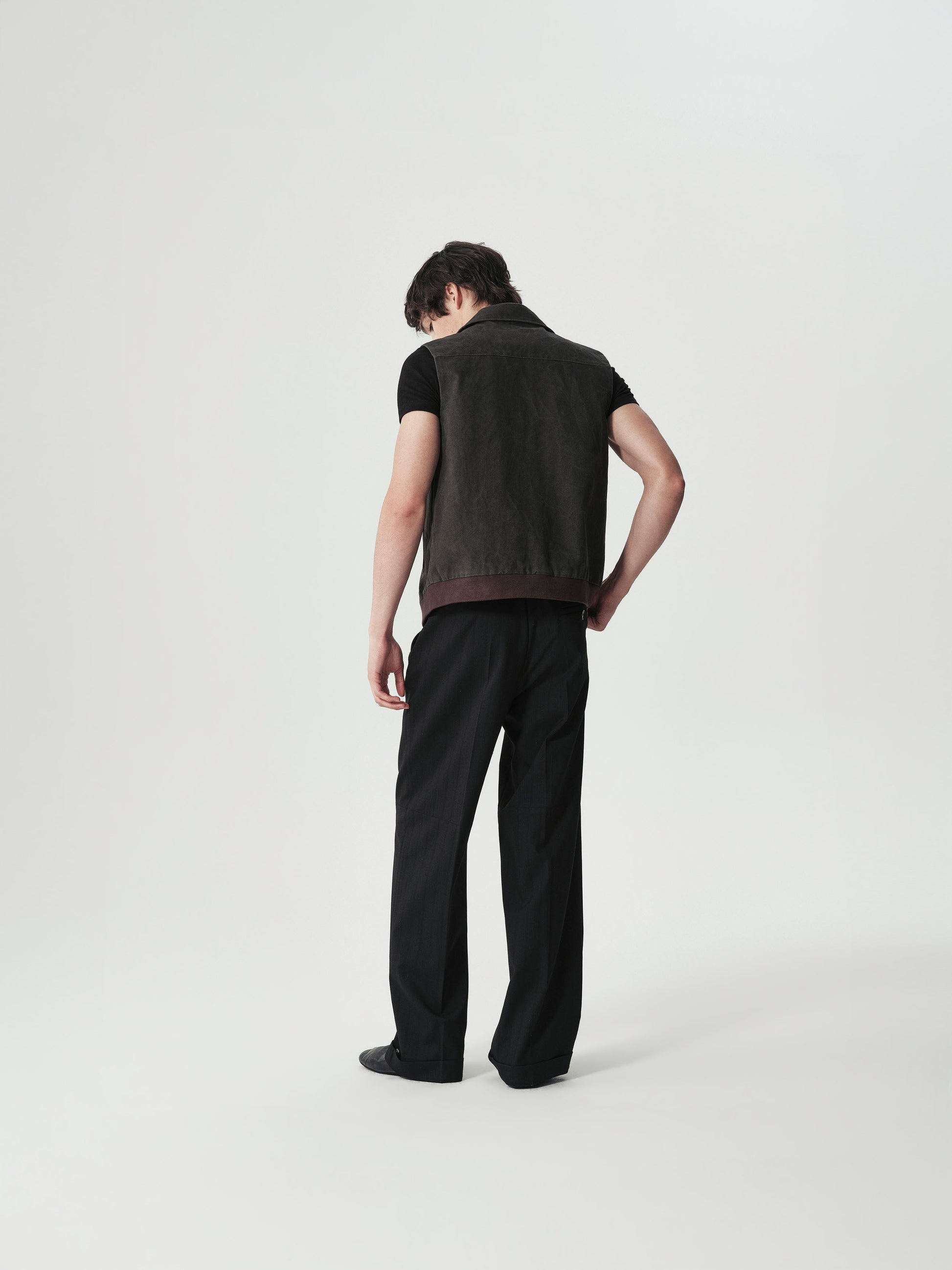 Single-Pleat Tapered Trousers